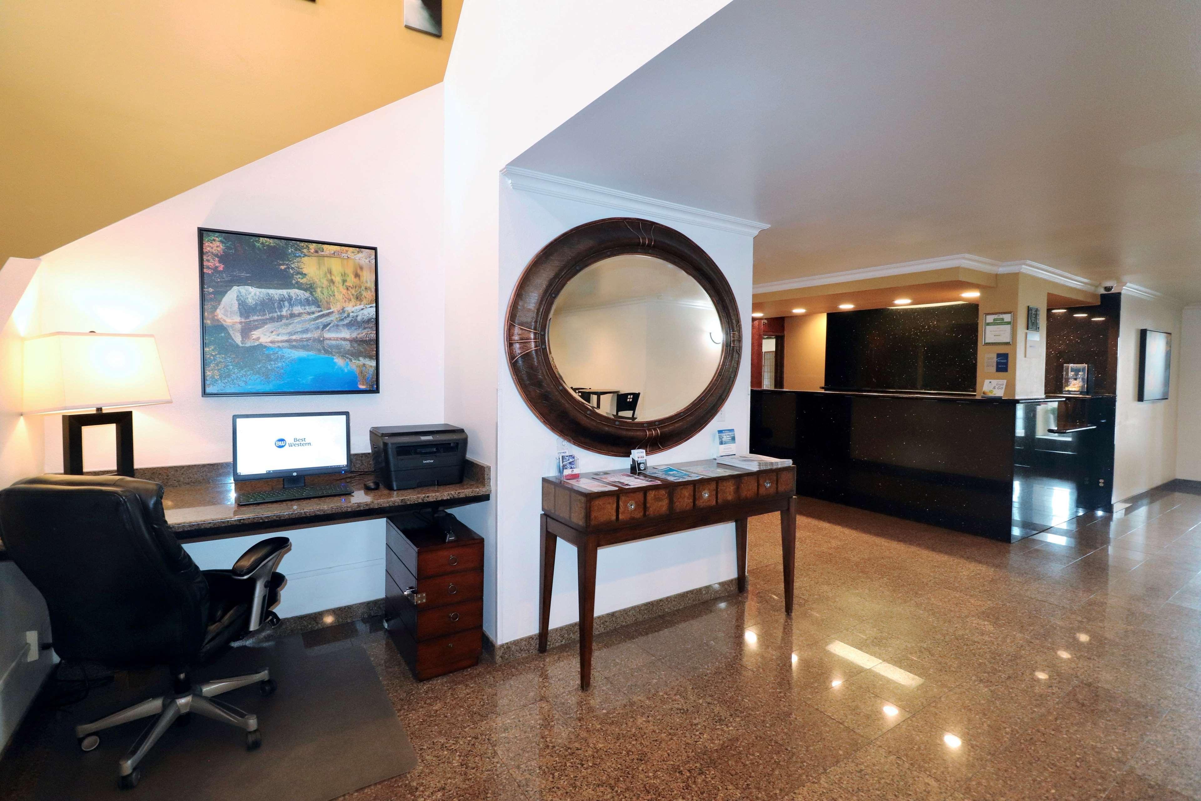 Best Western Chieftain Inn Wenatchee Bagian luar foto