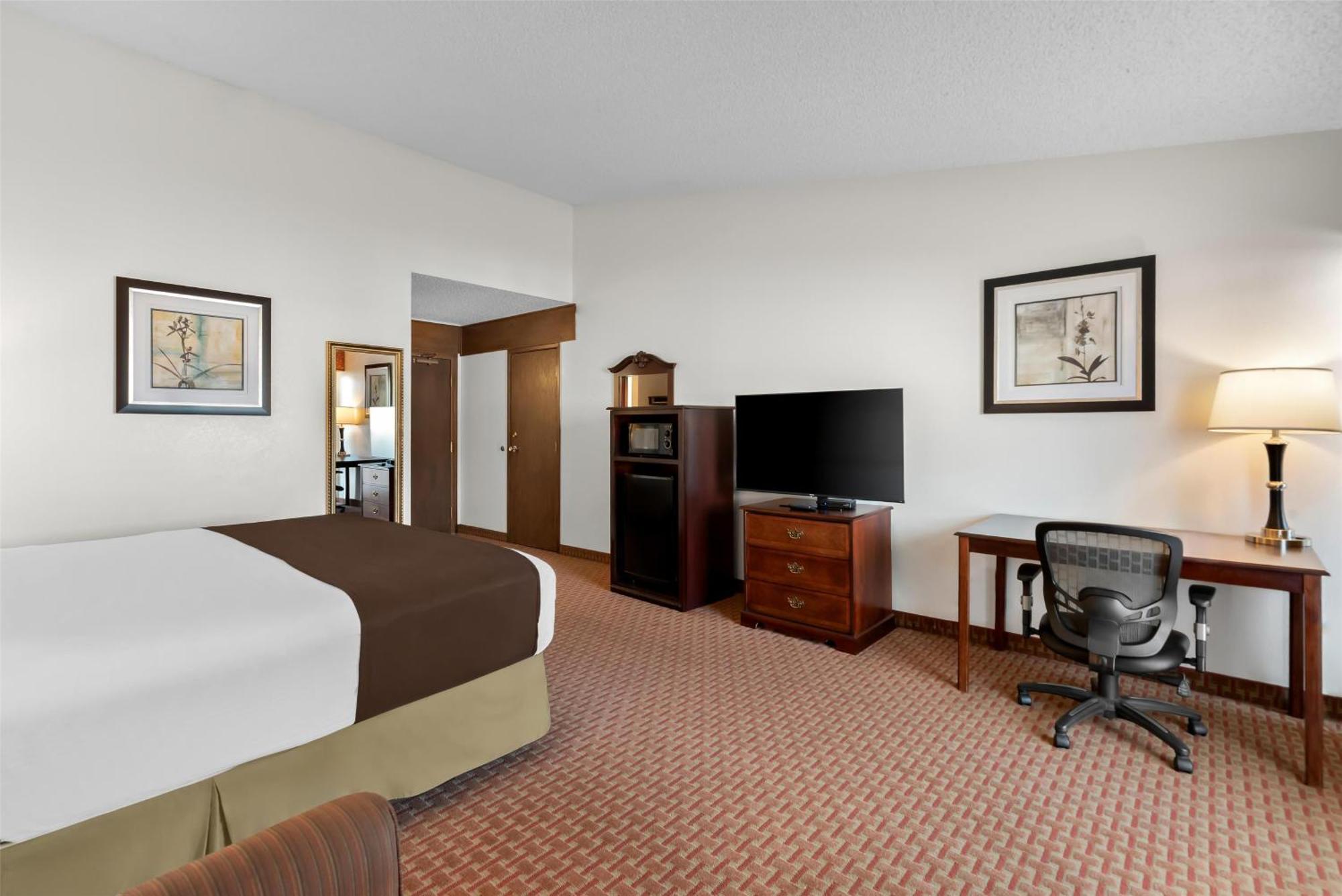 Best Western Chieftain Inn Wenatchee Bagian luar foto
