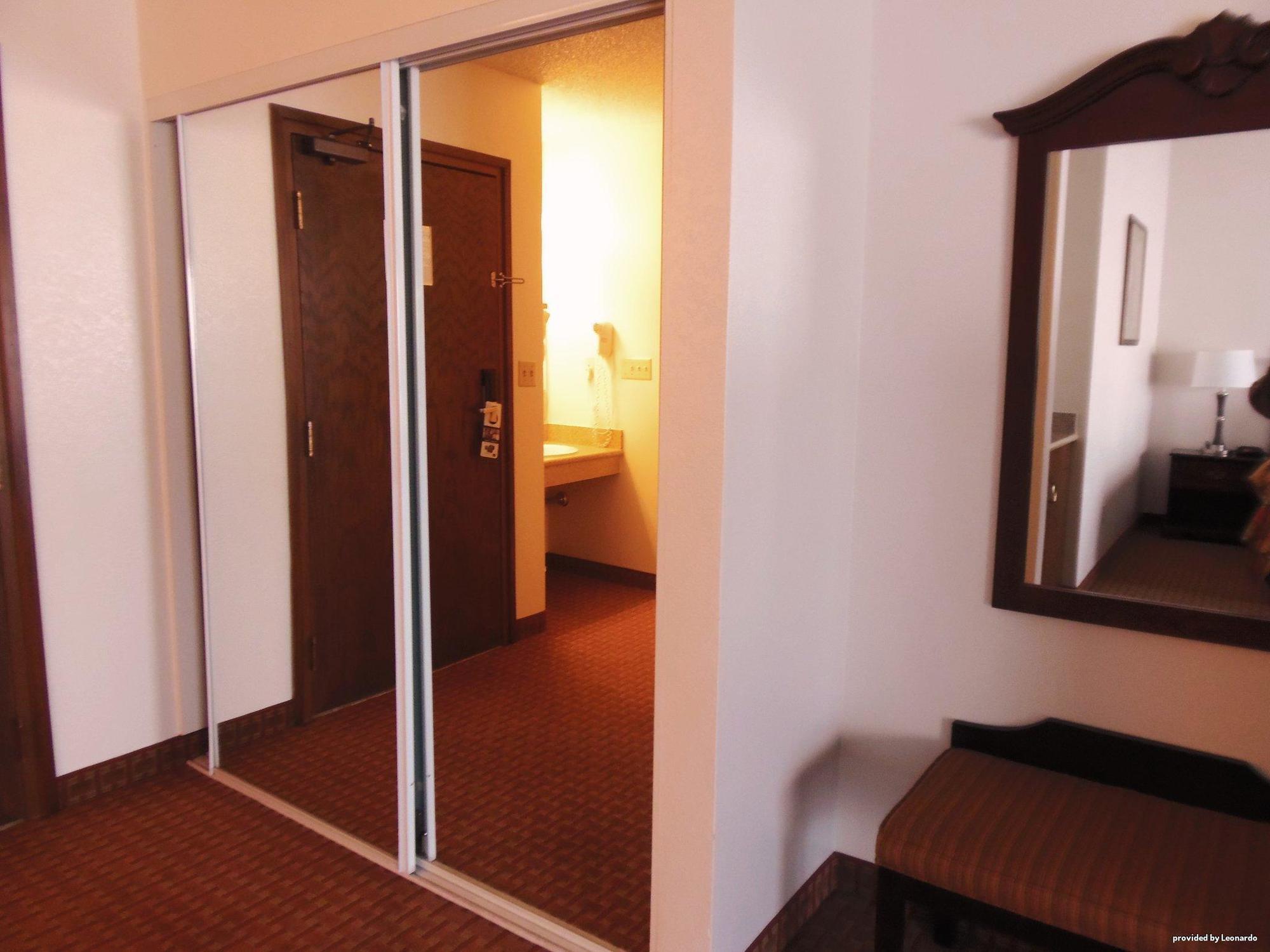 Best Western Chieftain Inn Wenatchee Ruang foto